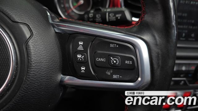 Jeep Wrangler 2019 — photo 18