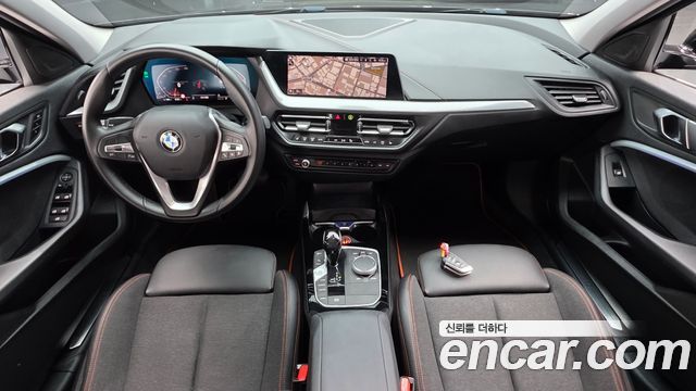 BMW 1-Series 2021 — photo 10