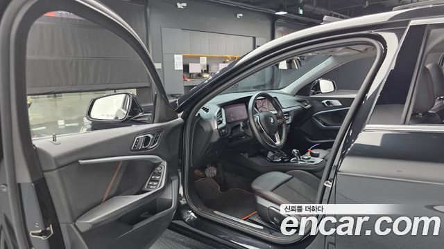 BMW 1-Series 2021 — photo 13