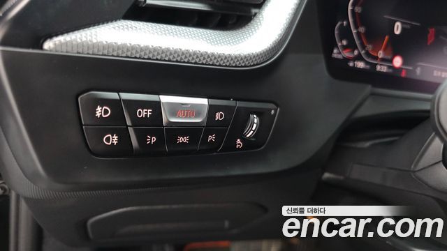 BMW 1-Series 2021 — photo 25
