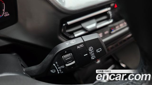 BMW 1-Series 2021 — photo 26
