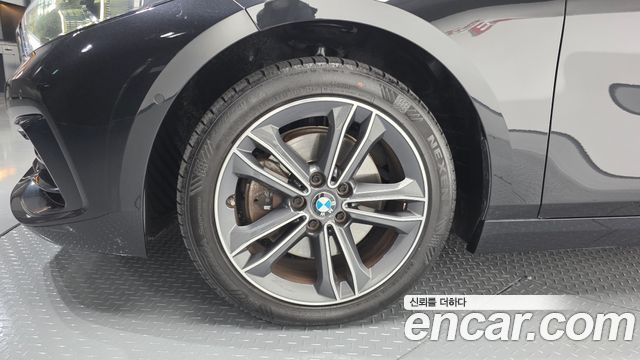BMW 1-Series 2021 — photo 7