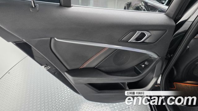 BMW 1-Series 2021 — photo 15