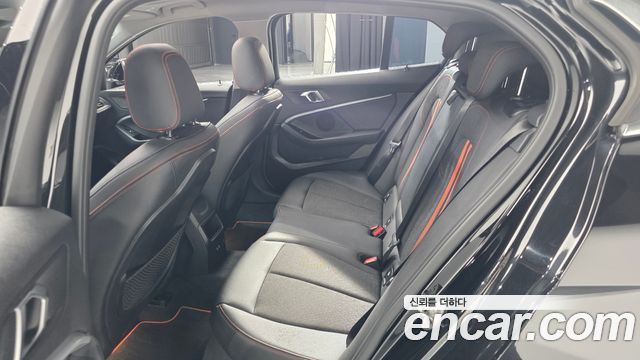BMW 1-Series 2021 — photo 16