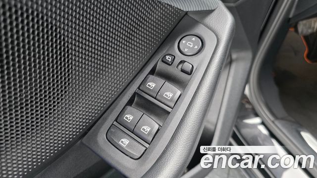 BMW 1-Series 2021 — photo 27