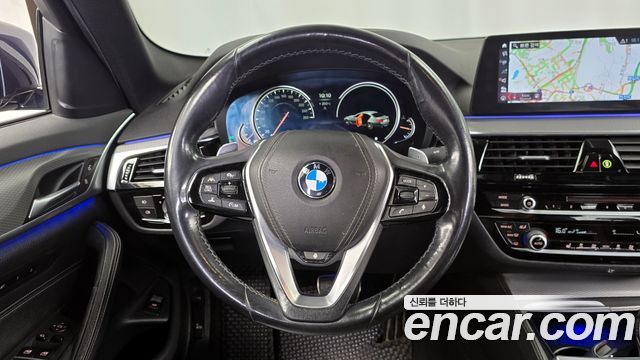 BMW 5-Series 2018 — photo 13
