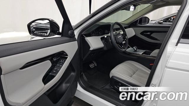 Land Rover Range Rover Evoque 2024 — photo 13