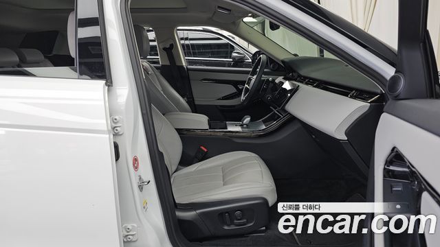 Land Rover Range Rover Evoque 2024 — photo 17