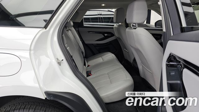 Land Rover Range Rover Evoque 2024 — photo 18