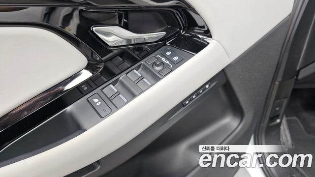 Land Rover Range Rover Evoque 2024 — photo 30