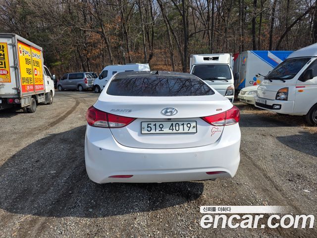 Hyundai AVANTE 2014 — photo 4