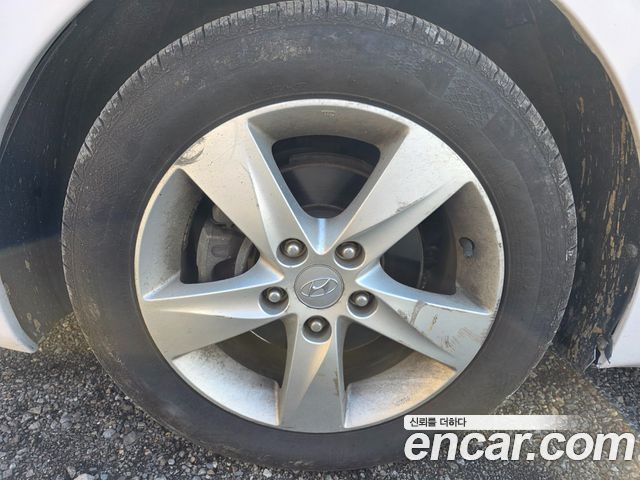 Hyundai AVANTE 2014 — photo 7