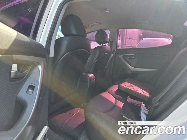 Hyundai AVANTE 2014 — photo 8