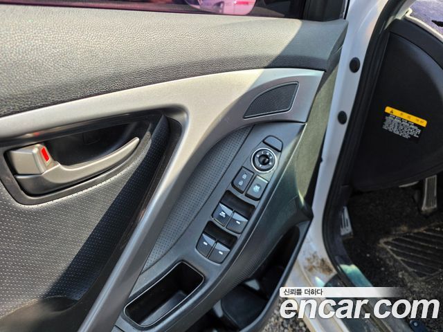 Hyundai AVANTE 2014 — photo 9