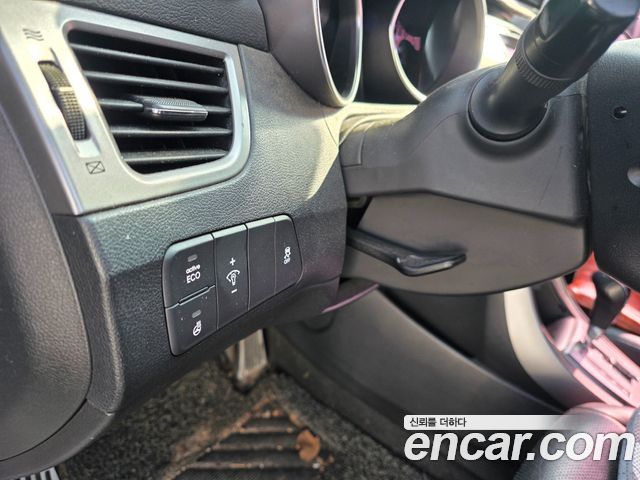 Hyundai AVANTE 2014 — photo 10