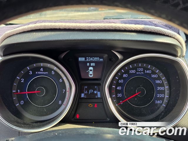 Hyundai AVANTE 2014 — photo 11