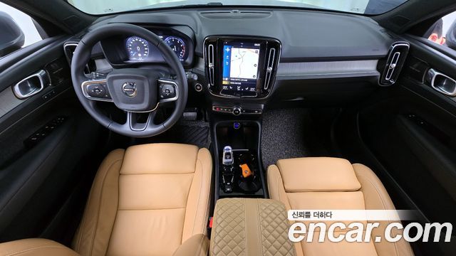 Volvo XC40 2021 — photo 10