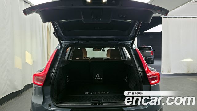 Volvo XC40 2021 — photo 26