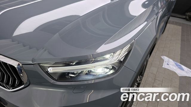 Volvo XC40 2021 — photo 8