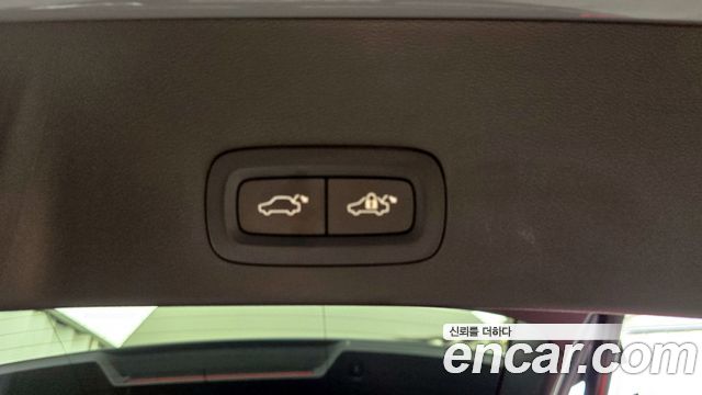 Volvo XC40 2021 — photo 32