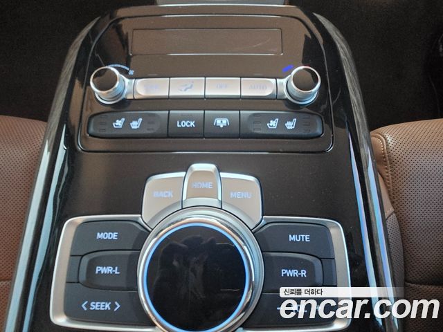 Genesis G90 2020 — photo 17