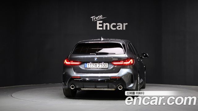 BMW 1-Series 2021 — photo 4
