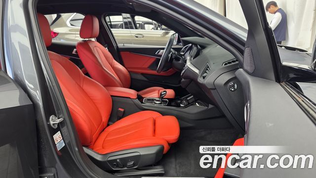 BMW 1-Series 2021 — photo 17
