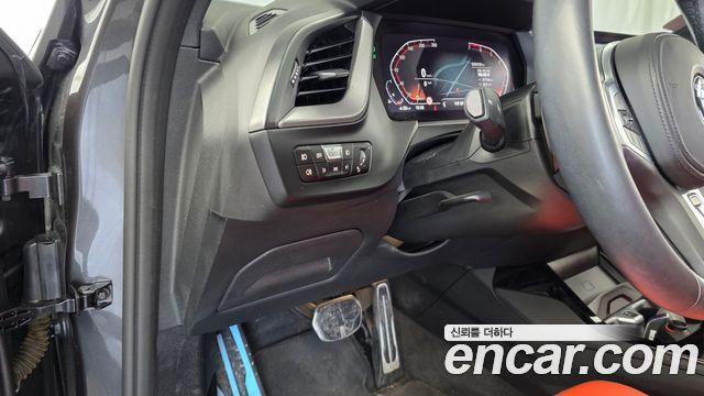 BMW 1-Series 2021 — photo 24