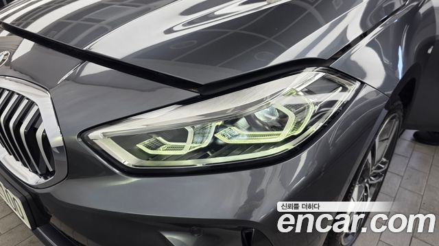 BMW 1-Series 2021 — photo 8