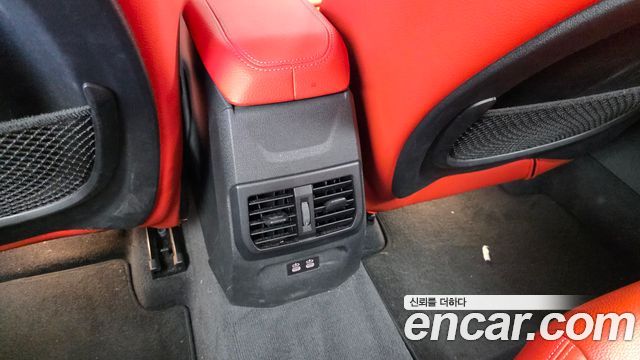 BMW 1-Series 2021 — photo 33