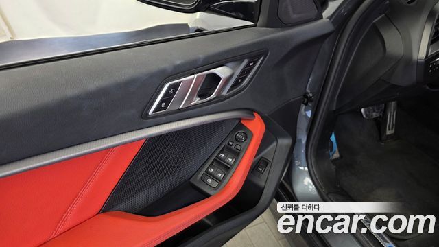 BMW 1-Series 2021 — photo 34