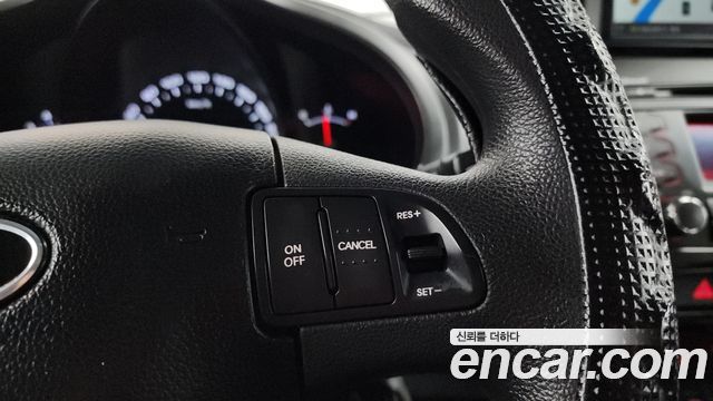 Kia Sportage 2012 — photo 16