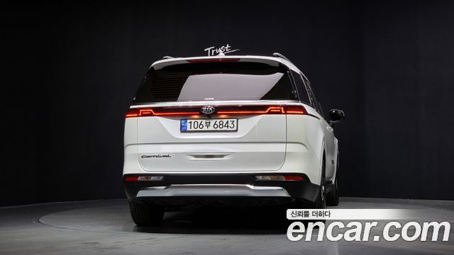 Kia Canival 2021 — photo 4