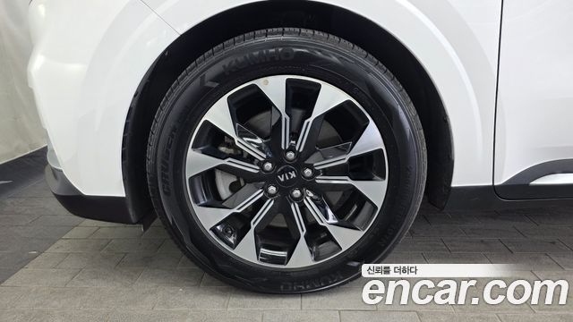 Kia Canival 2021 — photo 5