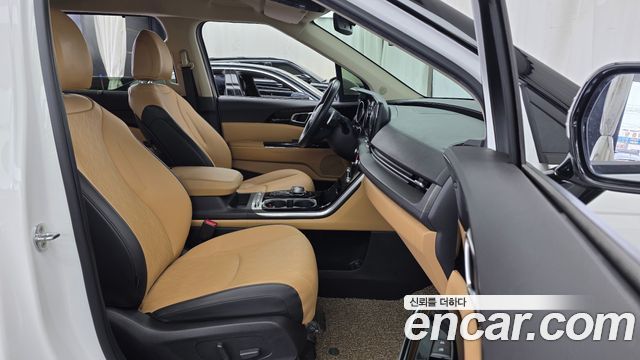 Kia Canival 2021 — photo 17