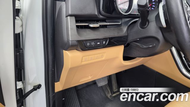 Kia Canival 2021 — photo 23