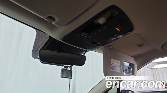 Kia Canival 2021 — photo 24