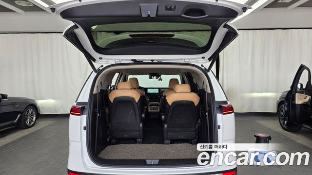 Kia Canival 2021 — photo 26