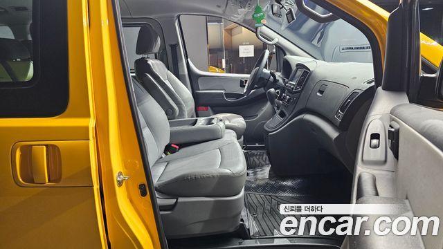 Hyundai Starex 2019 — photo 11