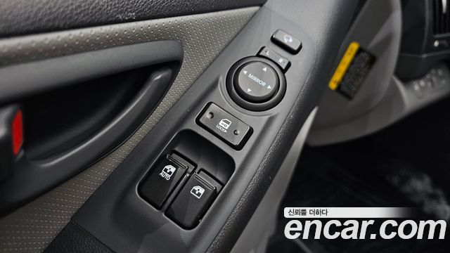 Hyundai Starex 2019 — photo 16