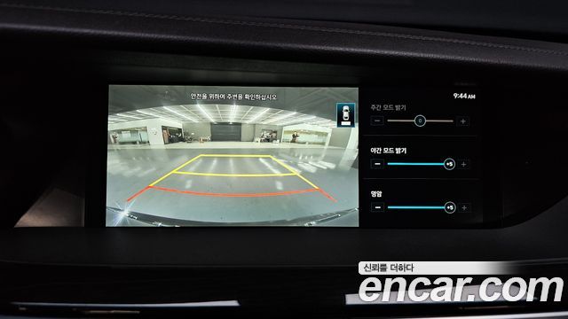 Genesis G90 2019 — photo 22