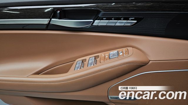 Genesis G90 2019 — photo 25
