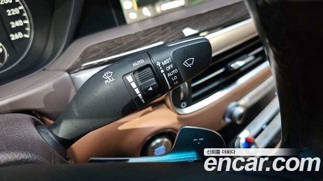 Genesis G90 2019 — photo 26