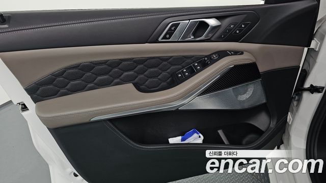 BMW X5M 2025 — photo 14