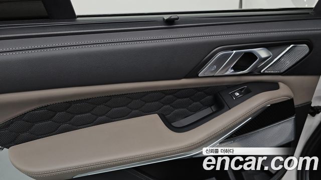 BMW X5M 2025 — photo 29