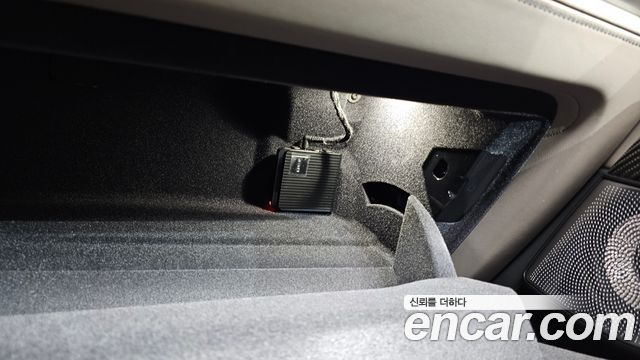 BMW X5M 2025 — photo 31