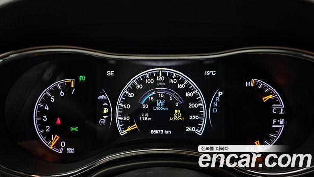 Jeep Cherokee 2018 — photo 11