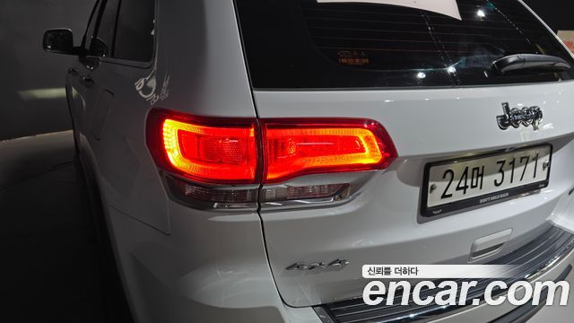 Jeep Cherokee 2018 — photo 9