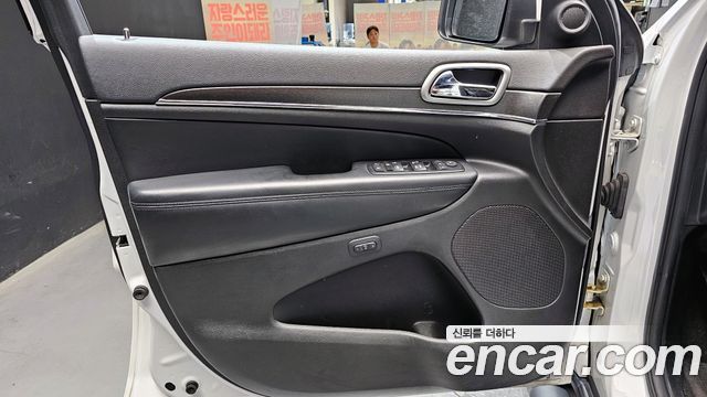 Jeep Cherokee 2018 — photo 14