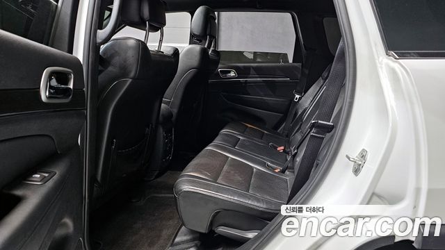 Jeep Cherokee 2018 — photo 16